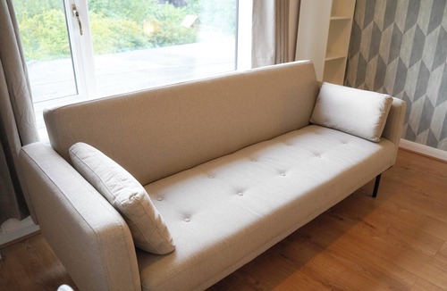 Harrow House | Luxurious 5 BED | 10 mins from Wembley | 4 Bath | Gym | Jacuzzi