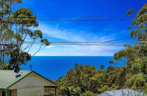 Avoca Beach House | Luxurious 5-Bed Home by Avoca Beach