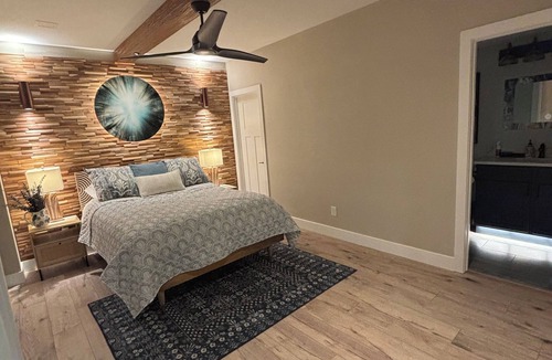 Innsbrook Resort | Luxurious 5-bedroom Treehouse with panoramic view of beautiful Alpine Lake.