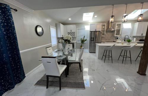 Marlow Heights Villa | luxurious 5-bedroom apartment near Washington DC