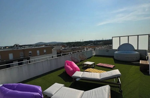 Croix-d'Argent Apartment | Luxurious 5 pc + Jacuzzi + rooftop + terrace + air conditioning