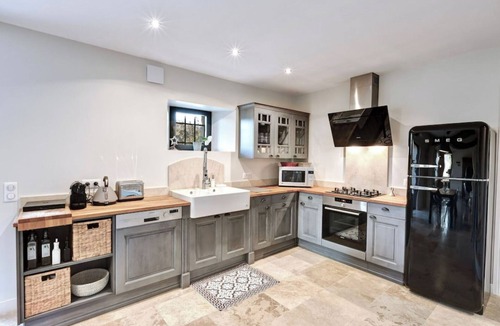 Cucuron House | Luxurious 5* stone farmhouse