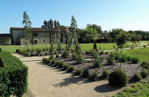 Cucuron House | Luxurious 5* stone farmhouse