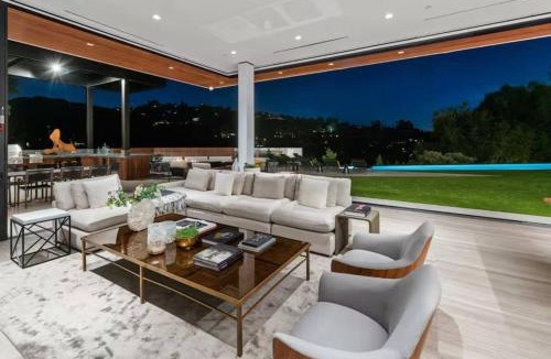 Beverly Glen House | Luxurious 5BR Villa in BH with Pool, Theater, and Views