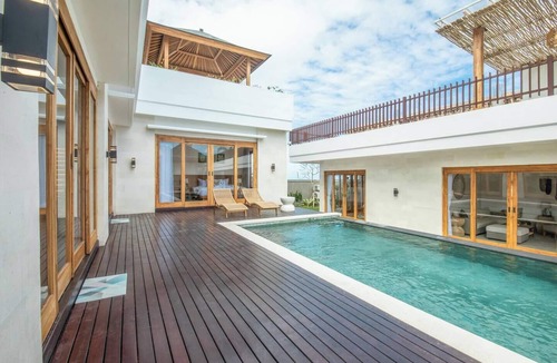 Pecatu Villa | Luxurious 6 BR with Sea View, 5 mins to Savaya