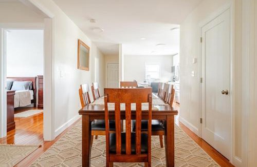 Malden House | Luxurious 8 Bedrooms Two Suite Apt