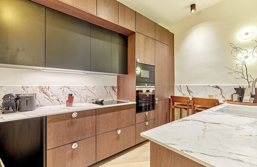Quartier Sainte-Avoye Apartment | Luxurious AC Apartment Beaubourg Le Marais