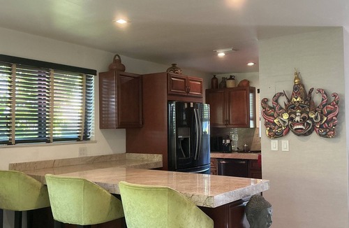 Liberty City House | Luxurious accommodation nestled in a Zen garden setting. Pet friendly