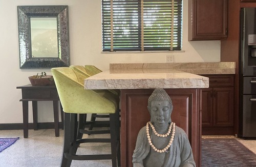 Liberty City House | Luxurious accommodation nestled in a Zen garden setting. Pet friendly