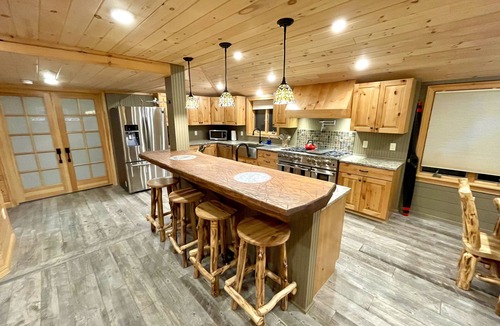 Indian Lake Cabin | Luxurious Adirondack Rustic Cabin on Snowmobile Trails