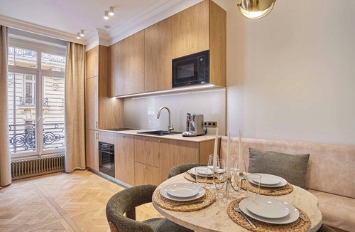 Ternes Apartment | Luxurious airconditioned apartment Arc de Triomphe