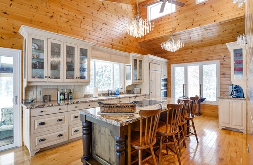 Rama Cottage | Luxurious All-season Simcoe Lakefront Cottage