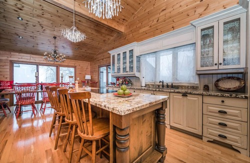 Rama Cottage | Luxurious All-season Simcoe Lakefront Cottage