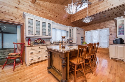 Rama Cottage | Luxurious All-season Simcoe Lakefront Cottage