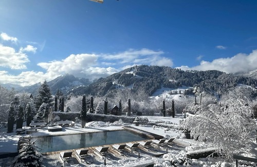 Zweisimmen Nr Gstaad Apartment | Luxurious Alpine Flat With Hotel Amenities