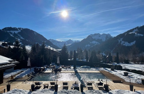 Zweisimmen Nr Gstaad Apartment | Luxurious Alpine Flat With Hotel Amenities