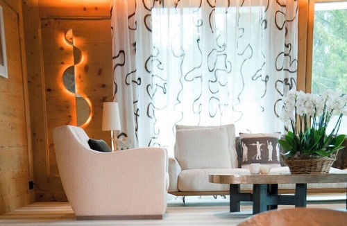 Zweisimmen Nr Gstaad Apartment | Luxurious Alpine Flat With Hotel Amenities