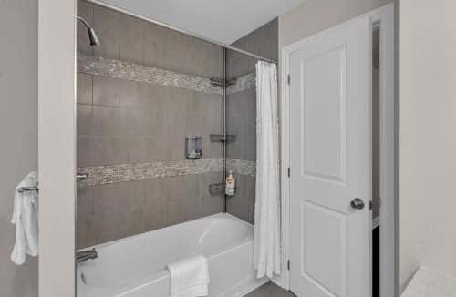 Ottawa Division Villa | Luxurious and Beautiful, Ottawa