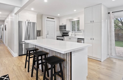 Boblo Island House | Luxurious and Cheerful House in Monopoly Subdivision
