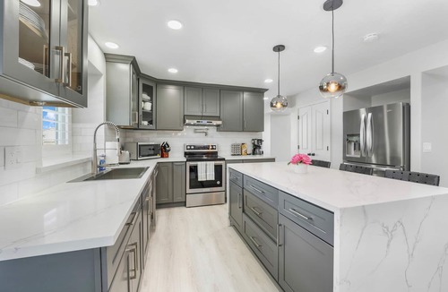Taylorsville House | Luxurious and Modern Home - Newly Renovated with Lots of Parking!