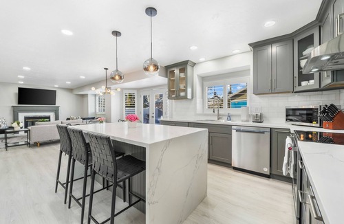 Taylorsville House | Luxurious and Modern Home - Newly Renovated with Lots of Parking!
