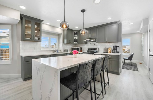 Taylorsville House | Luxurious and Modern Home - Newly Renovated with Lots of Parking!