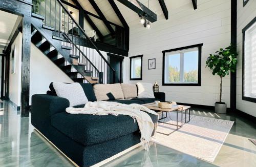 Trois-Rives Ski Chalet | Luxurious and Private Chalet Le Million