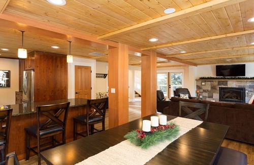 Government Camp Ski Chalet | Luxurious and Spacious Mountain Chalet