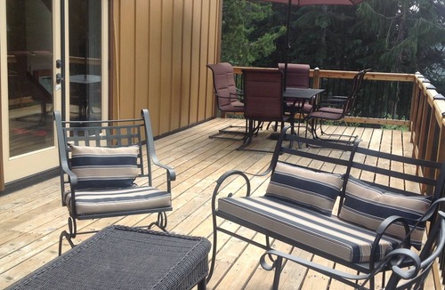 Government Camp Ski Chalet | Luxurious and Spacious Mountain Chalet