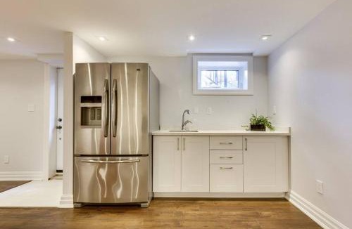 Burlington Villa | Luxurious and Spacious 4BR Home Near Downtown