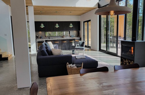 La Malbaie Villa | Luxurious and warm villa