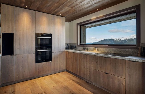 Courchevel Apartment | Luxurious apartment with spa and shuttle at Courchevel 1850