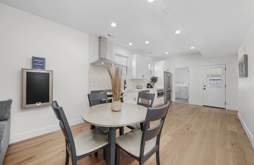 Forest Park House | Luxurious apartment in great central location!