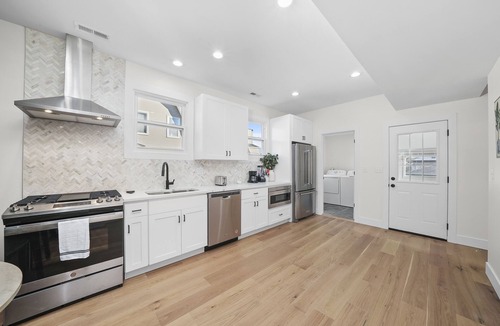 Forest Park House | Luxurious apartment in great central location!