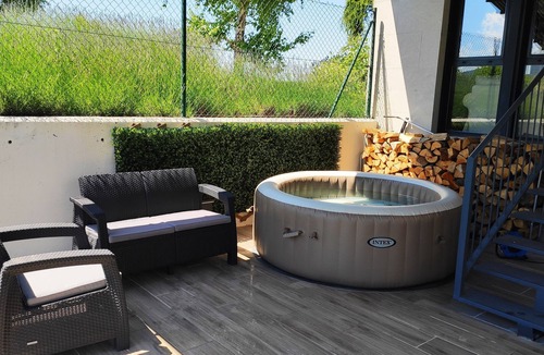 Ciruena Apartment | Luxurious apartment with garden and garage