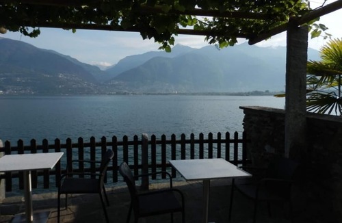 Vira Condo | Luxurious apartment with private beach on Lake Maggiore