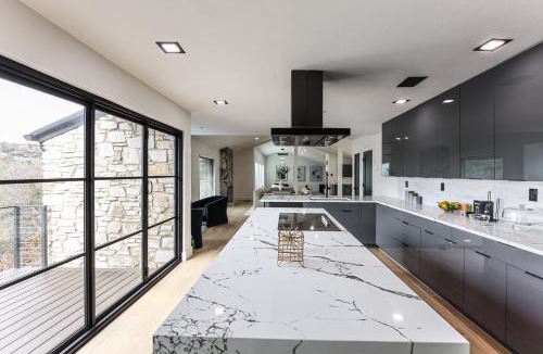 Westlake Highlands House | Luxurious Austin Hideaway! 4,400-Sq-Ft Estate