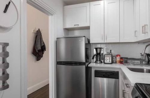 Back Bay East Apartment | Luxurious Back Bay Studio