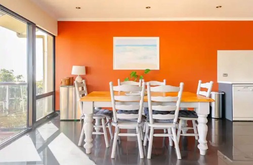 West Lakes Shore Apartment | Luxurious beachfront, panoramic views