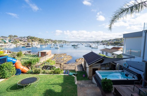 Burraneer Apartment | LUXURIOUS BEACH FRONT APARTMENT