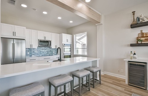 Sands Of Kahala Beach House | Luxurious Beach Front vacation home perfect for large groups, with elevator.