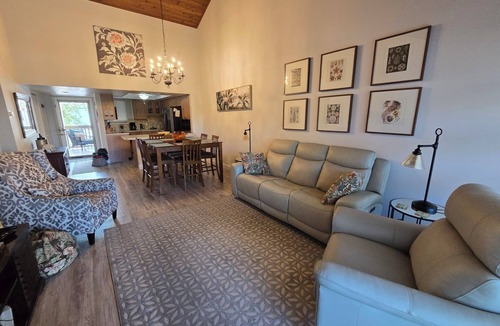 Fort Pierce Condo | Luxurious Beach Resort Atmosphere Getaway