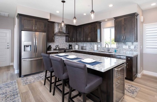 Downtown Condo | Luxurious Beach Side Condo with Ocean Views- Can Accommodate Large Groups!