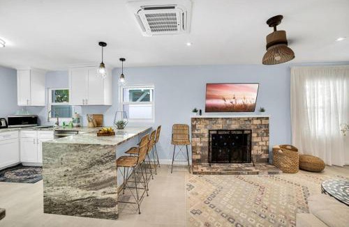 Indian Rocks Beach House | Luxurious Beach House Two Blocks From the Beach.