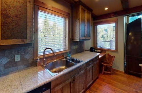 Big Sky Ski Chalet | Luxurious Black Eagle Chalet