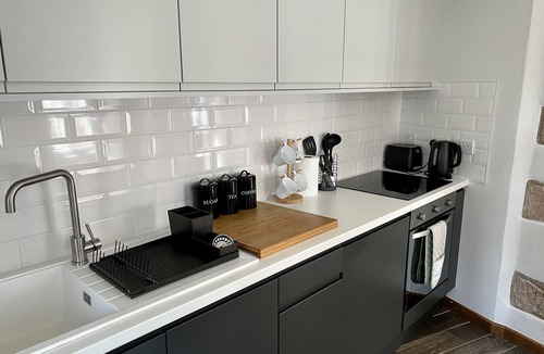 Holestone Moor Apartment | Luxurious Bolthole