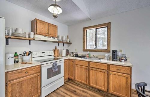 Lake Ariel Ski Chalet | Luxurious Cabin by Lakes & Ski