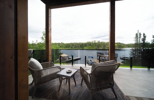 Whiteshell Cabin | Luxurious cabin getaway
