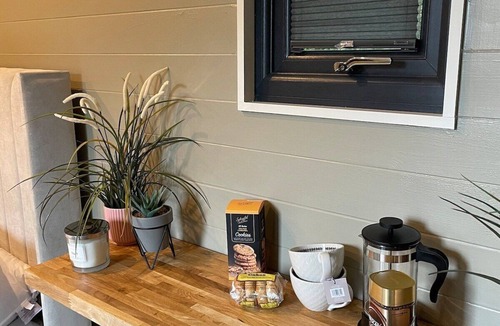 Llangollen Apartment | Luxurious Canal-side mini lodge in Llangollen.