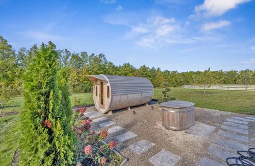 Town of Essex Apartment | Luxurious Castle Suite | Private & Peaceful Escape